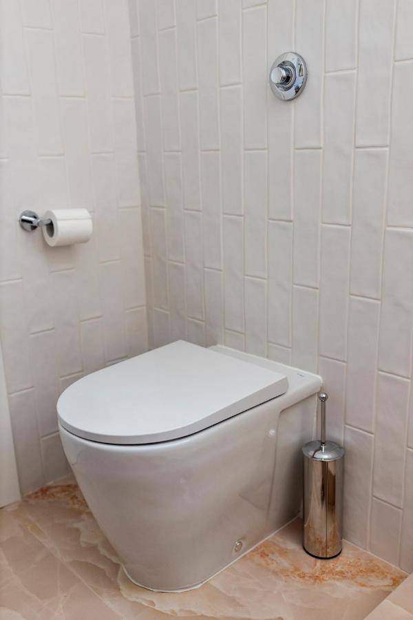 Honeybee Apartment เอเธนส์ ภายนอก รูปภาพ