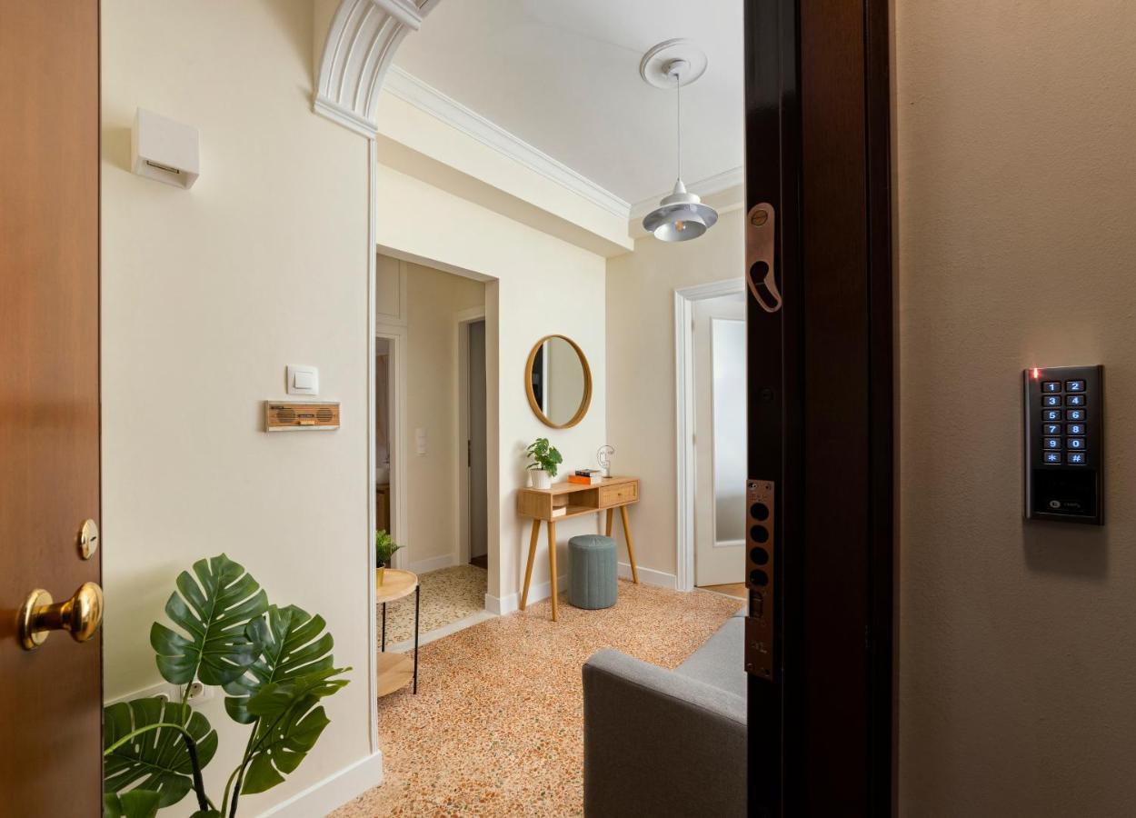 Honeybee Apartment เอเธนส์ ภายนอก รูปภาพ