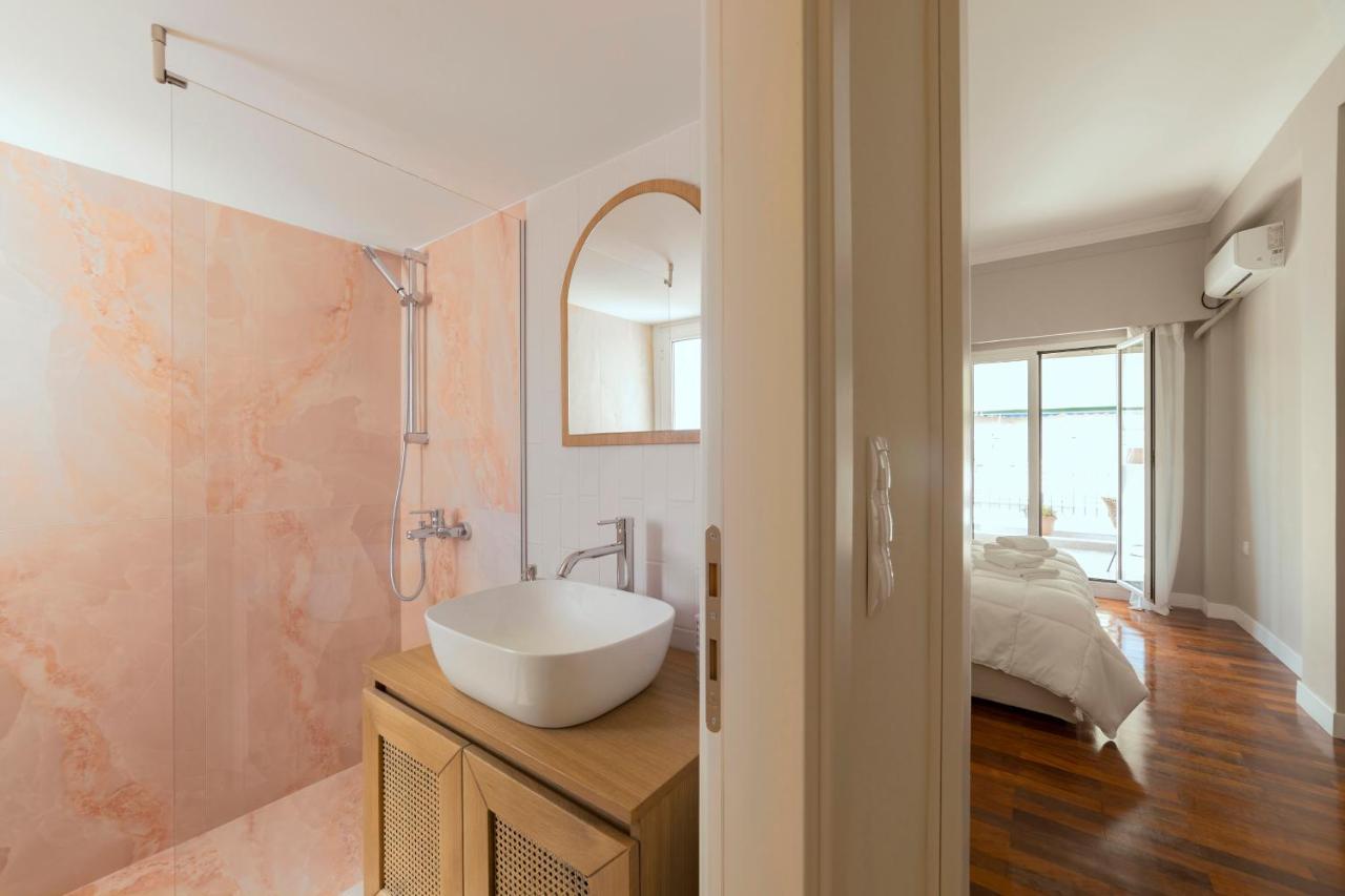 Honeybee Apartment เอเธนส์ ภายนอก รูปภาพ